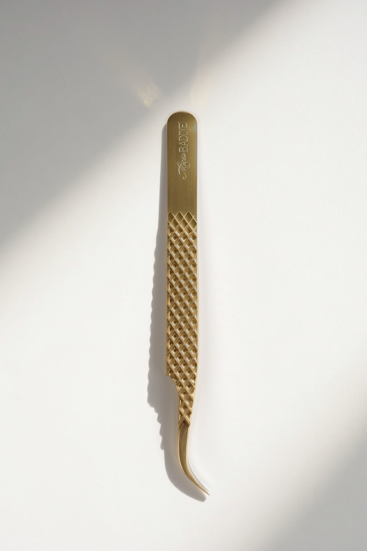 MB Curved Isolation Tweezer