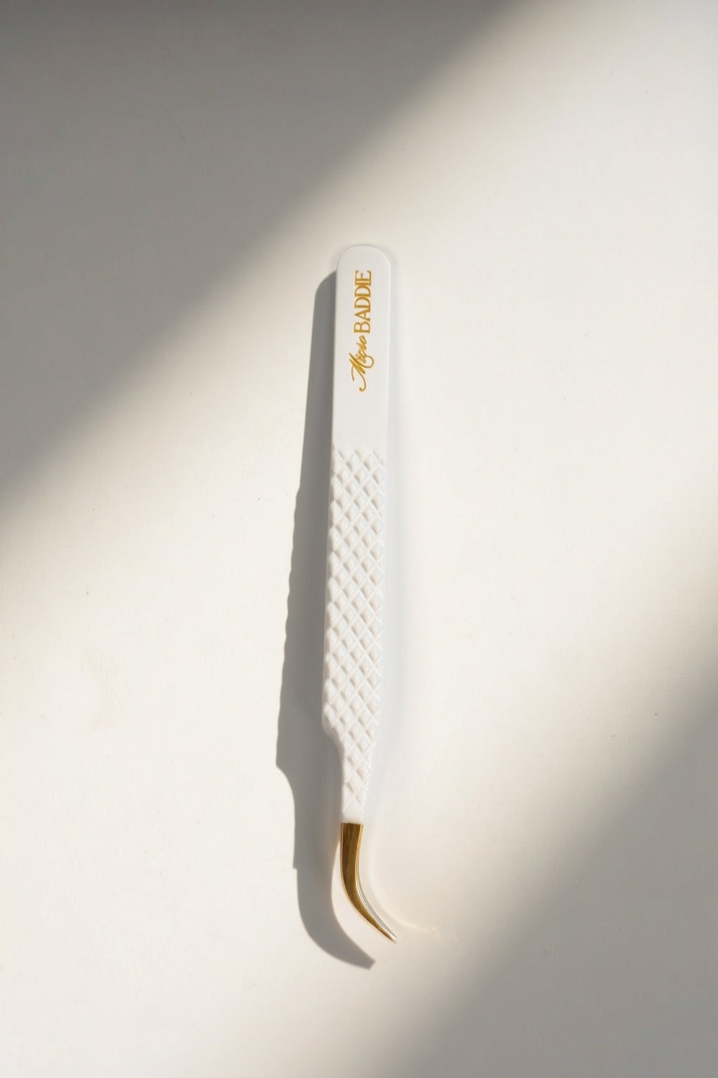 MB Curved Isolation Tweezer